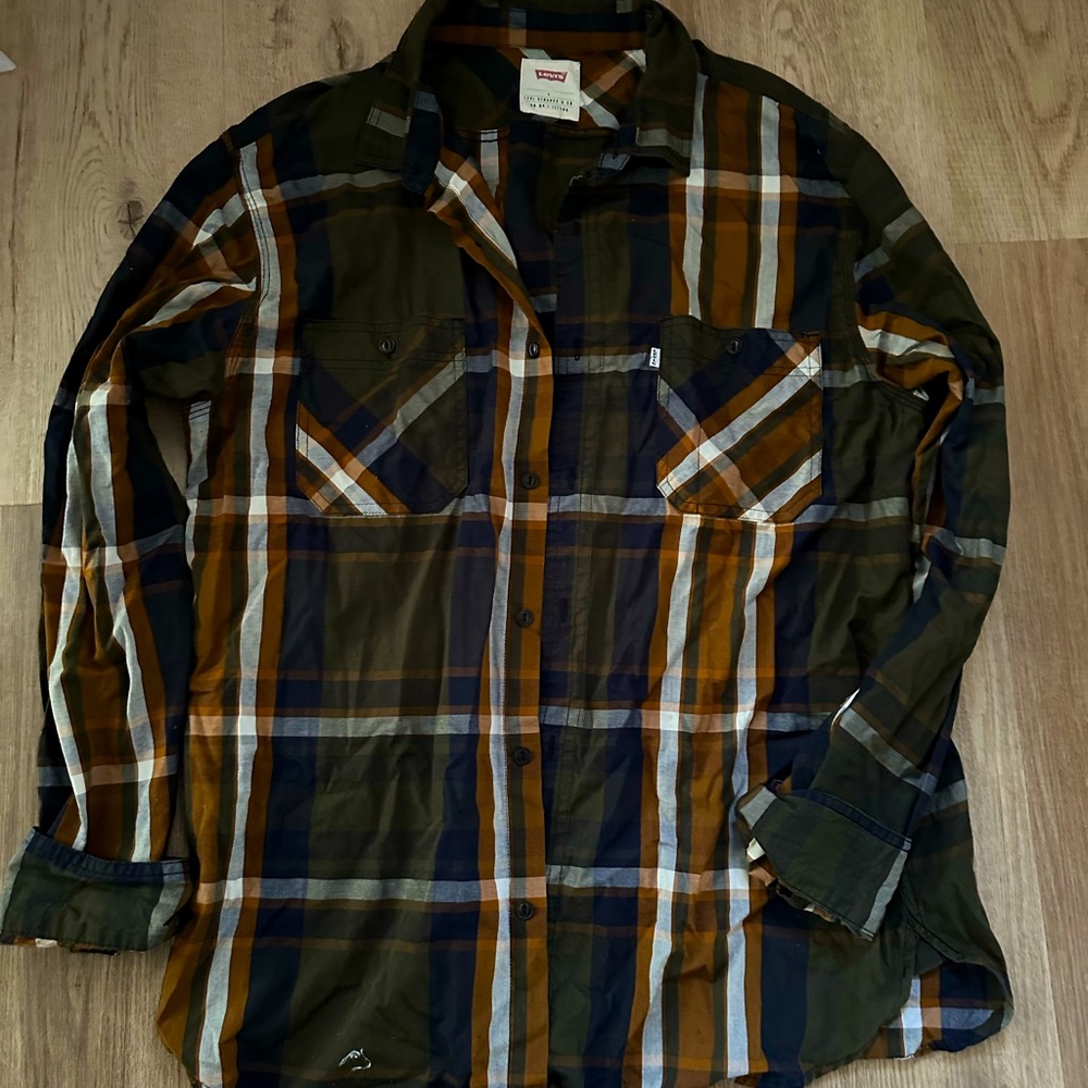 Levi’s plaid button button down long sleeve